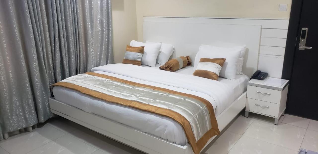 Appleville Suites Ikeja Exterior foto